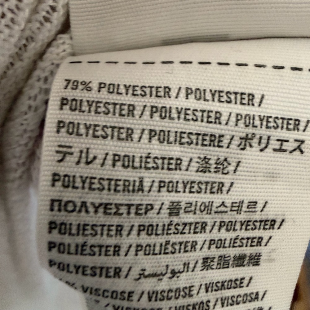 Hollister Cream and Brown Label - Picture 5 of 7